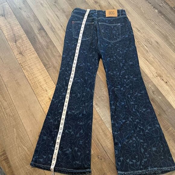 Urban Outfitters BDG Low Rise Flare
Jeans Women's Size 27 Dark Wash
Print - Picture 5 of 13